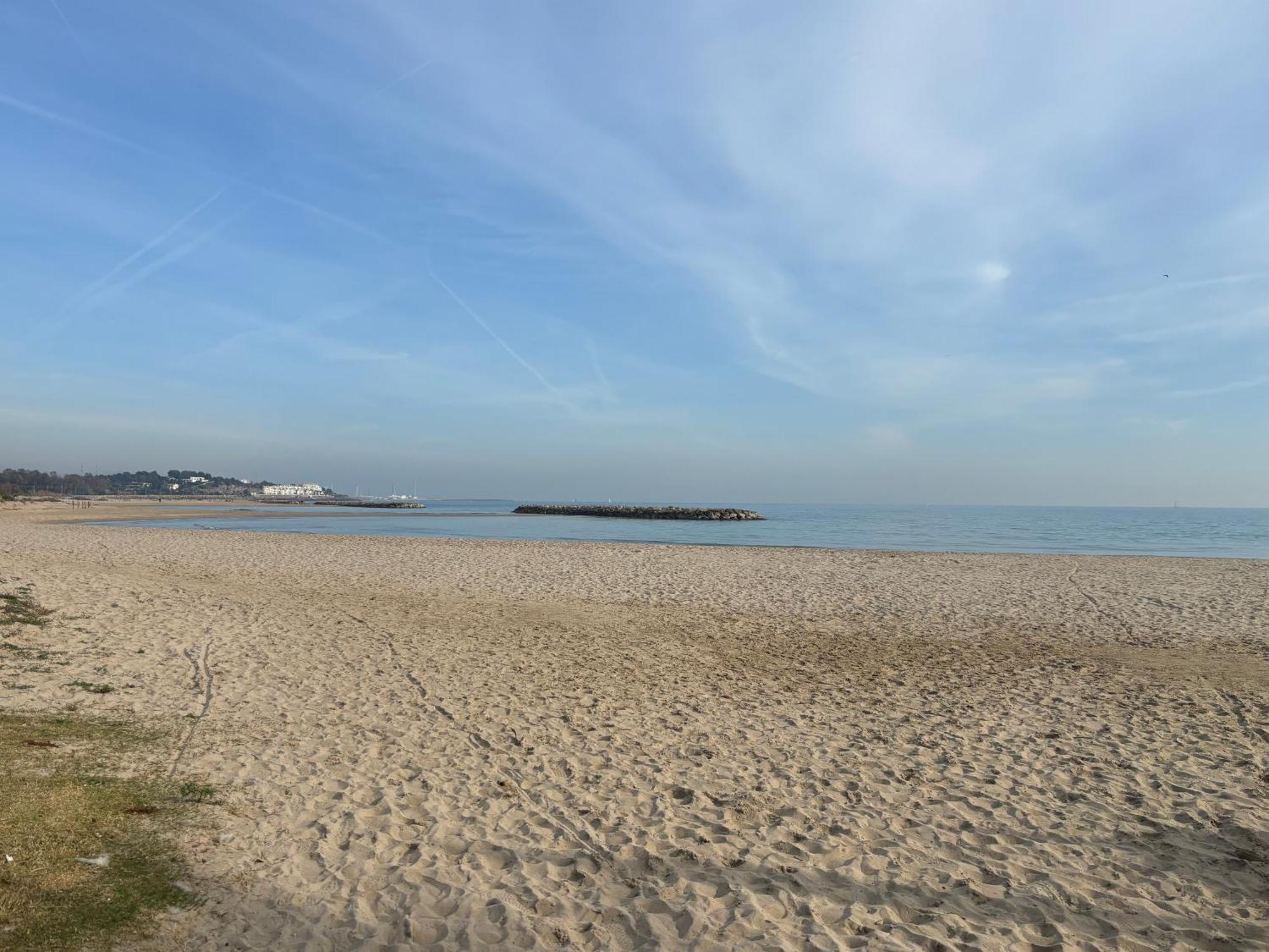 Playa Vilanova Y La Geltru